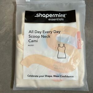 Shapermint Essentials Cream Scoop Neck Cami